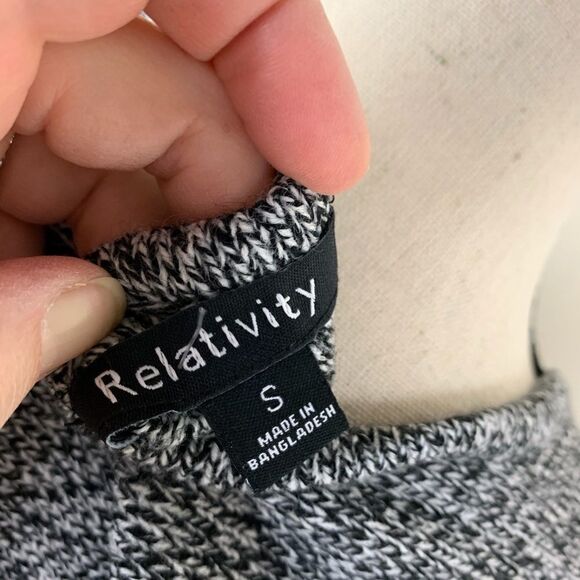 Relativity Black/White Fringe Batwing Boho Sweater Sz Small - Picture 5 of 8